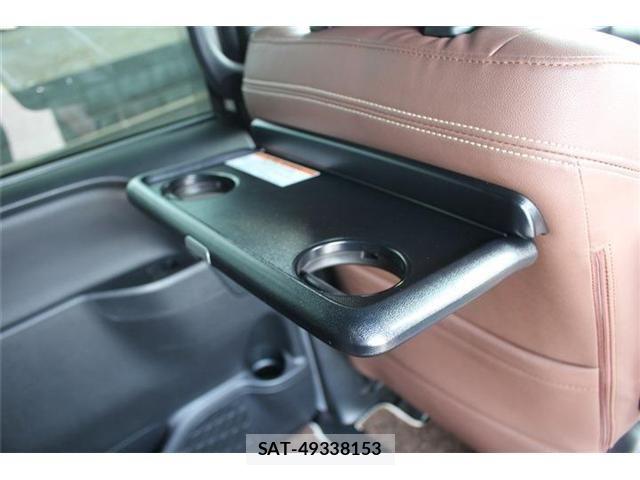 Toyota VOXY 2021-06 7331037-22