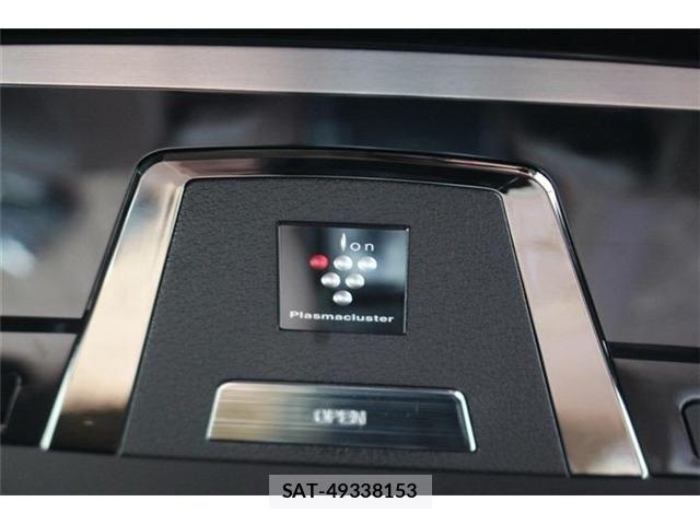 Toyota VOXY 2021-06 7331037-26