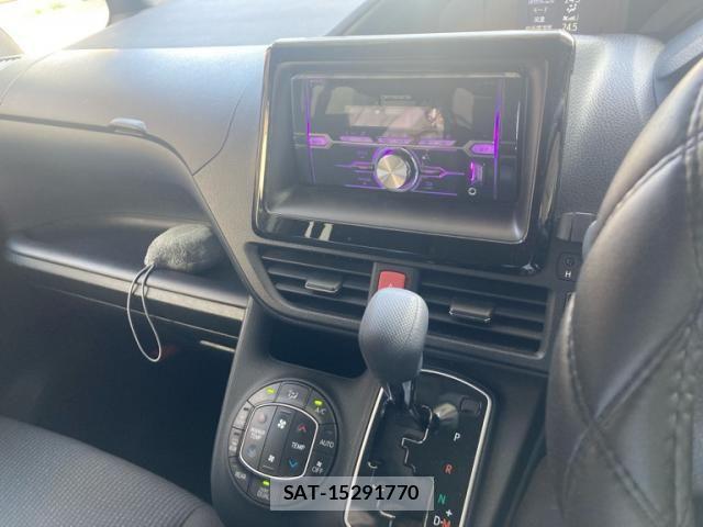 Toyota VOXY 2015-07 7331089-11