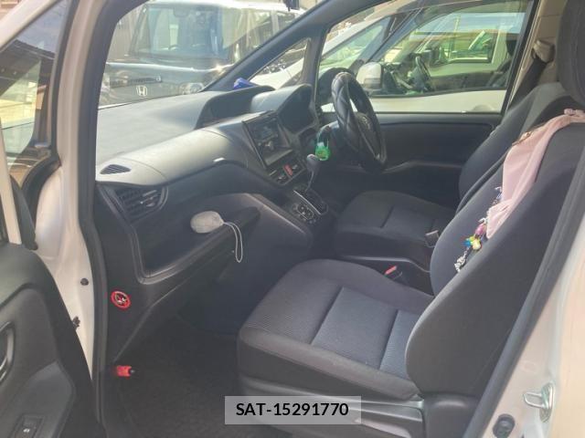 Toyota VOXY 2015-07 7331089-2