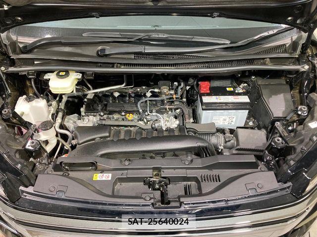 Toyota VOXY 2025-11 7331008-17