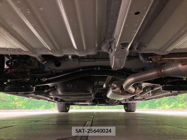Toyota VOXY 2025-11 7331008-18