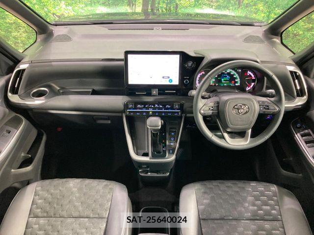 Toyota VOXY 2025-11 7331008-1
