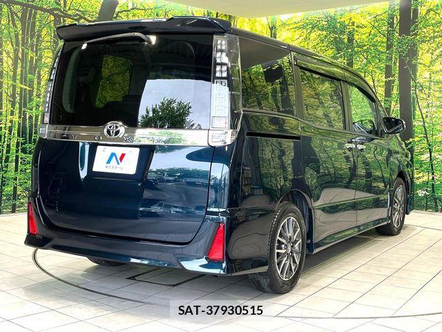 Toyota VOXY 2016-11 7331070-16