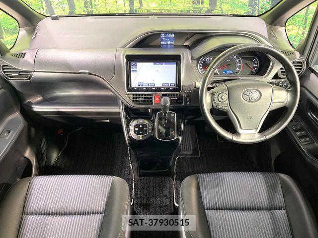 Toyota VOXY 2016-11 7331070-1