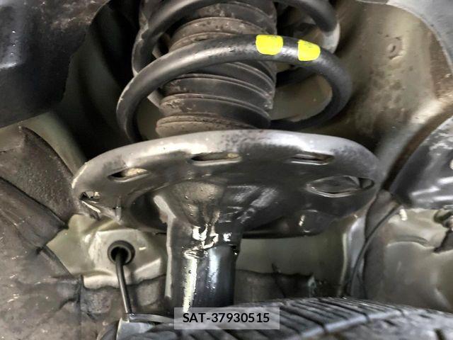 Toyota VOXY 2016-11 7331070-19