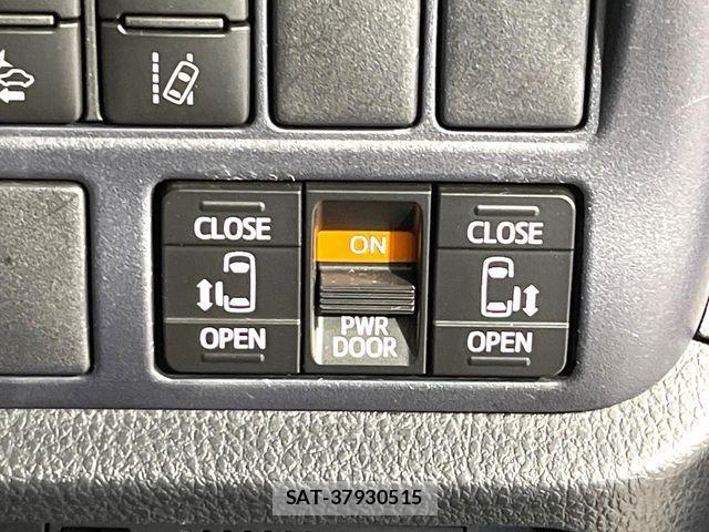 Toyota VOXY 2016-11 7331070-4