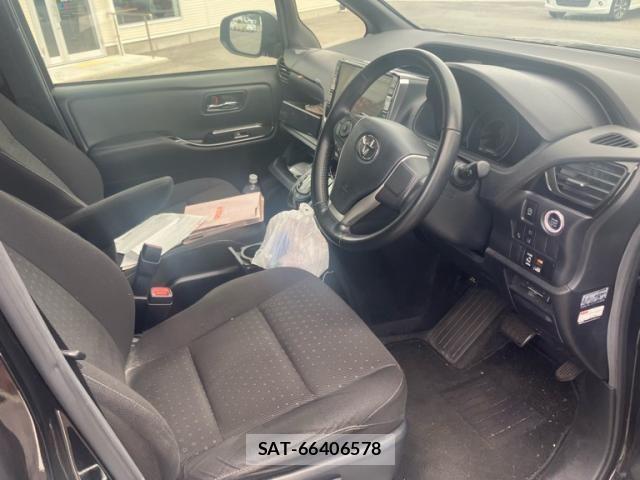 Toyota VOXY 2019-06 7331071-9