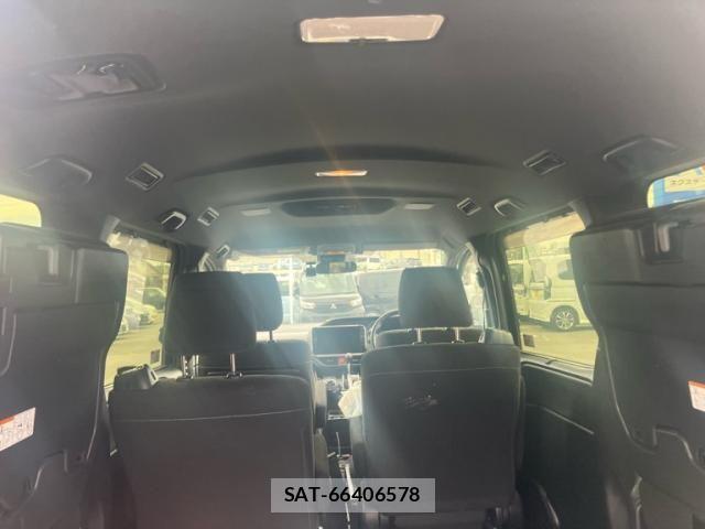 Toyota VOXY 2019-06 7331071-18