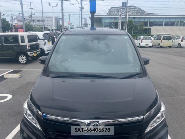 Toyota VOXY 2019-06 7331071-2