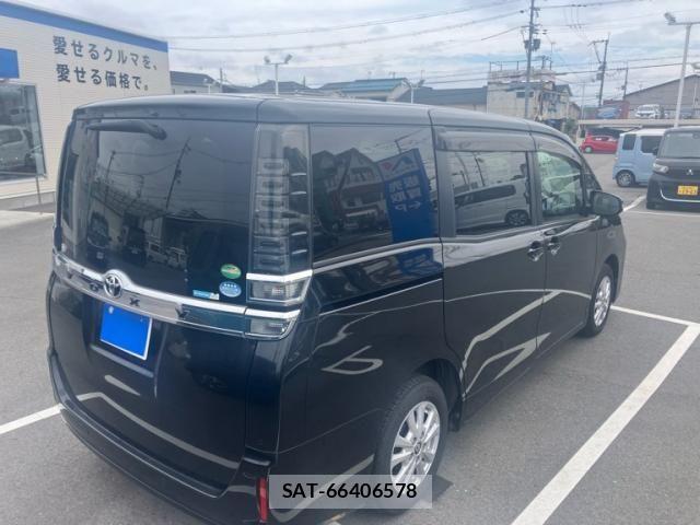 Toyota VOXY 2019-06 7331071-3