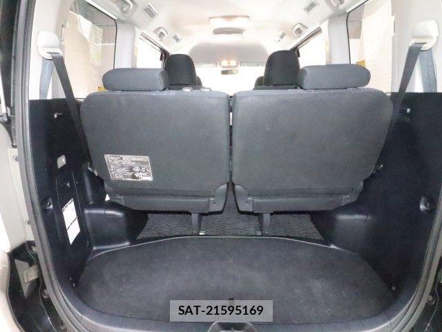 Toyota VOXY 2011-03 7331093-9