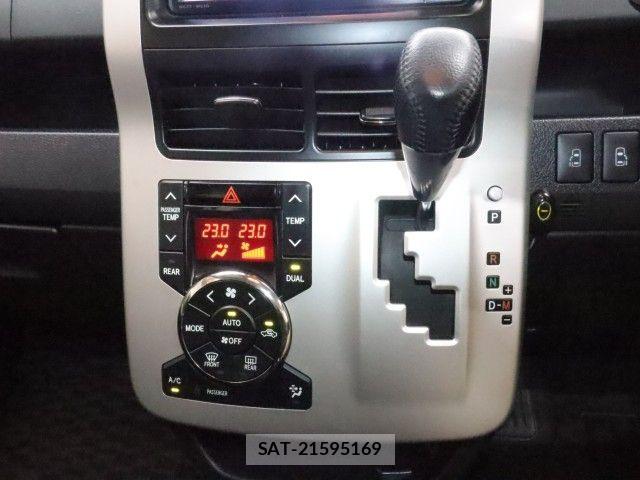 Toyota VOXY 2011-03 7331093-16