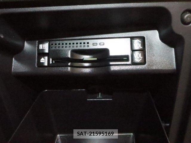 Toyota VOXY 2011-03 7331093-19