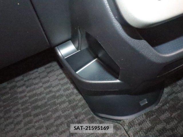 Toyota VOXY 2011-03 7331093-24