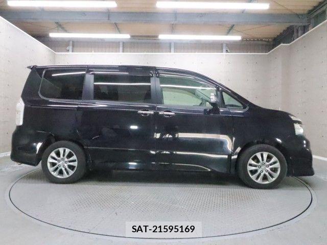 Toyota VOXY 2011-03 7331093-27