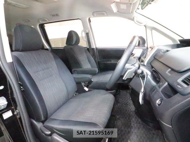 Toyota VOXY 2011-03 7331093-3