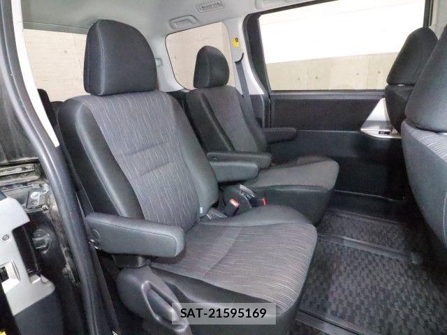 Toyota VOXY 2011-03 7331093-4