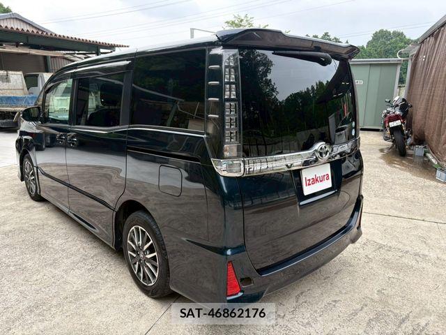 Toyota VOXY 2015-01 7331094-9