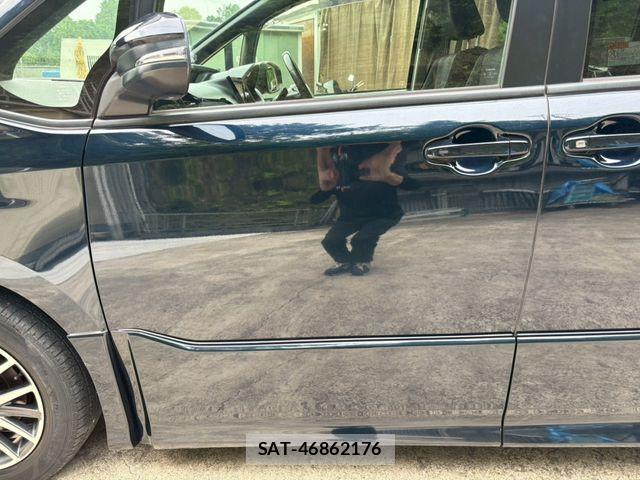 Toyota VOXY 2015-01 7331094-12
