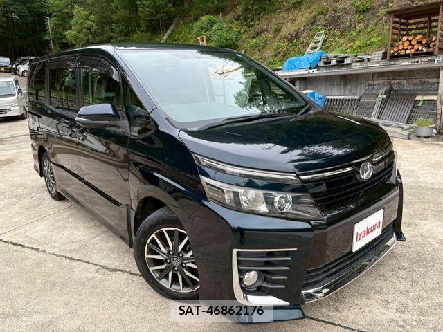 Toyota VOXY 2015-01 7331094-1