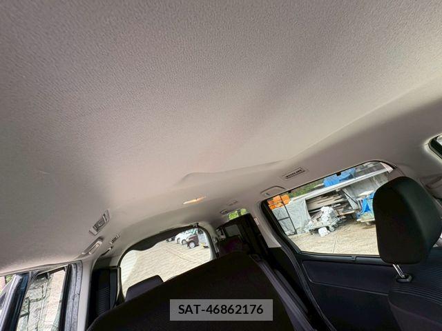Toyota VOXY 2015-01 7331094-26