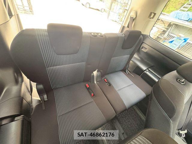 Toyota VOXY 2015-01 7331094-28