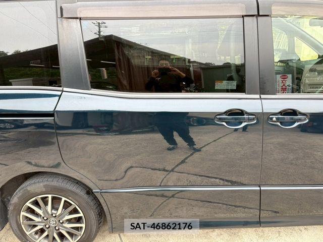 Toyota VOXY 2015-01 7331094-5