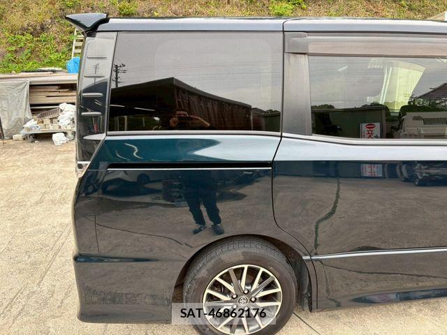 Toyota VOXY 2015-01 7331094-6
