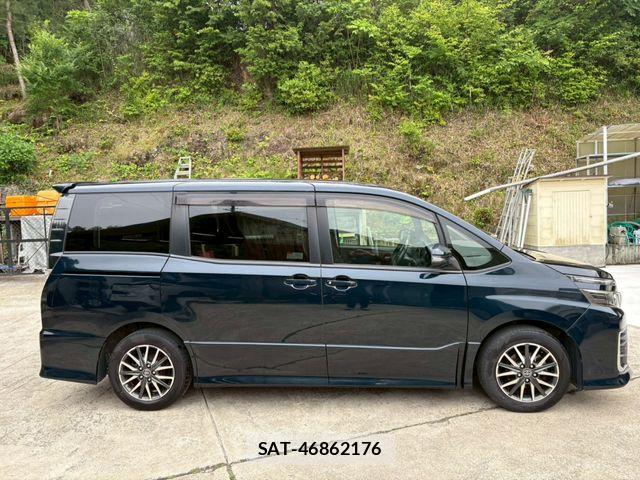 Toyota VOXY 2015-01 7331094-7