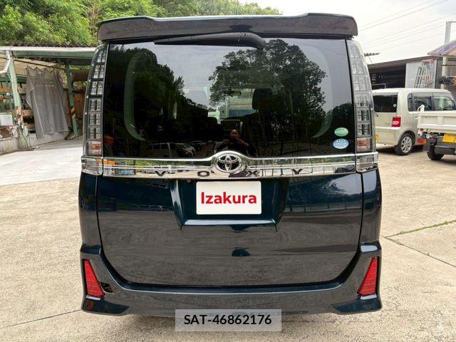 Toyota VOXY 2015-01 7331094-8