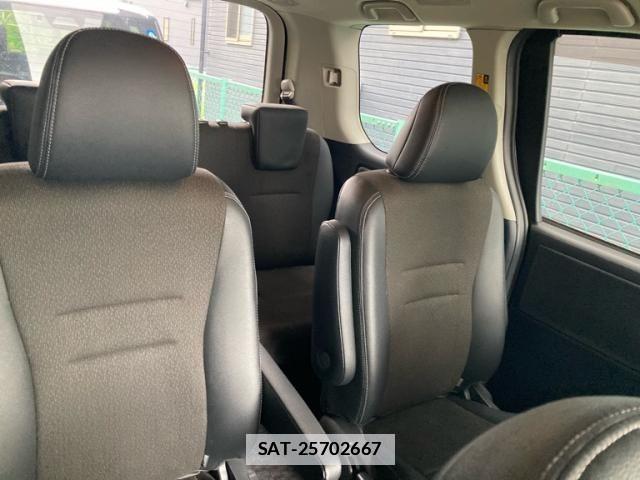 Toyota VOXY 2012-11 7331103-10