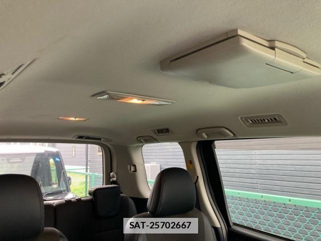 Toyota VOXY 2012-11 7331103-11