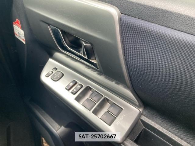 Toyota VOXY 2012-11 7331103-13