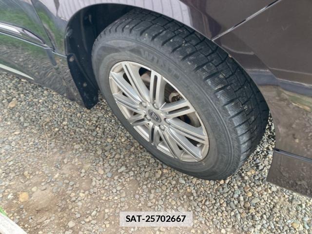 Toyota VOXY 2012-11 7331103-5