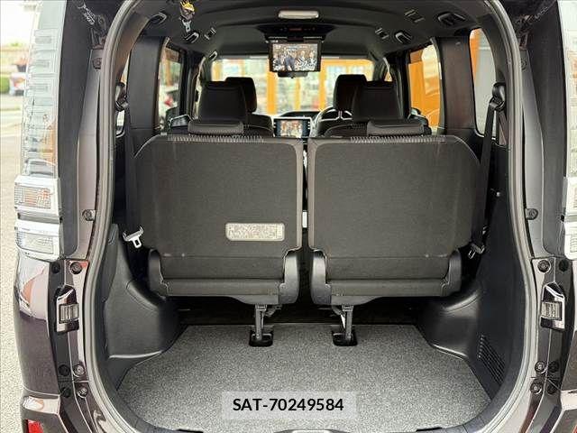 Toyota VOXY 2017-08 7331059-18