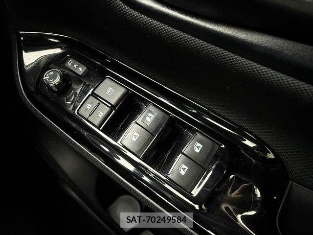 Toyota VOXY 2017-08 7331059-20