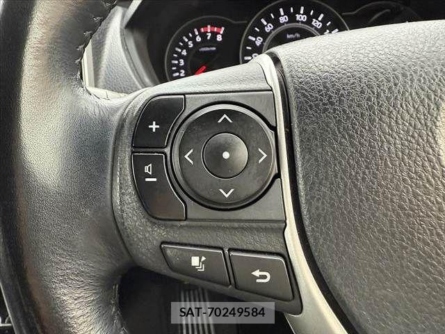 Toyota VOXY 2017-08 7331059-21