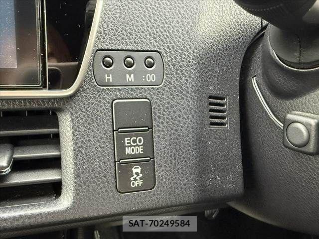 Toyota VOXY 2017-08 7331059-25