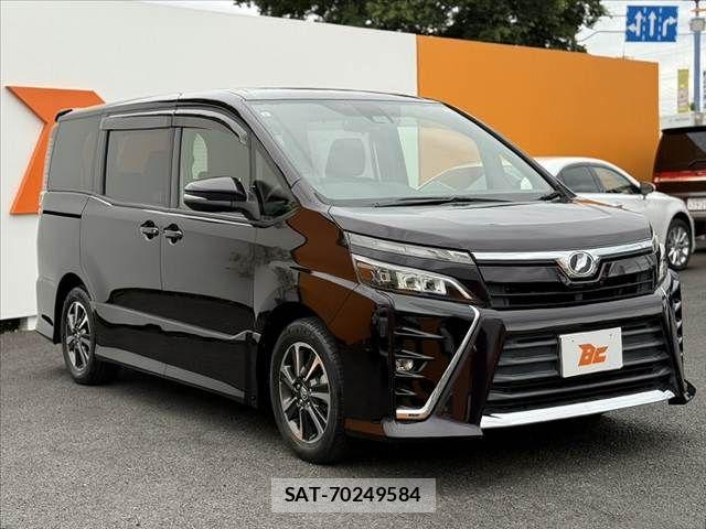 Toyota VOXY 2017-08 7331059-7