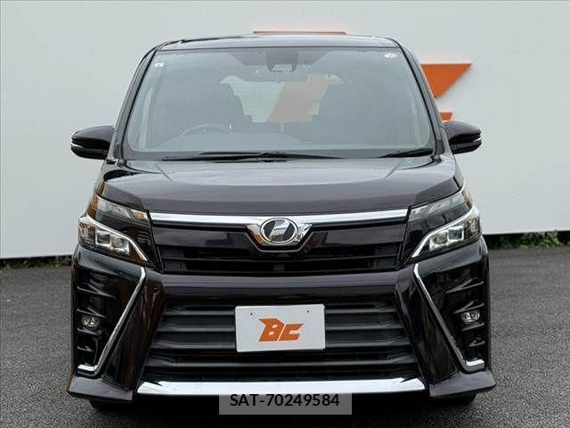 Toyota VOXY 2017-08 7331059-8