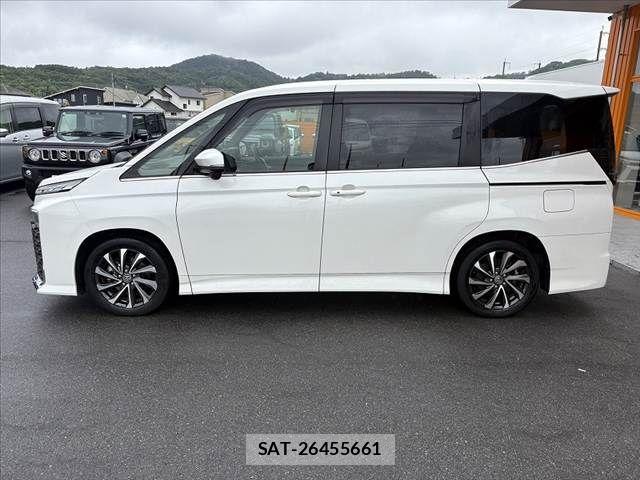 Toyota VOXY 2023-02 7331019-11