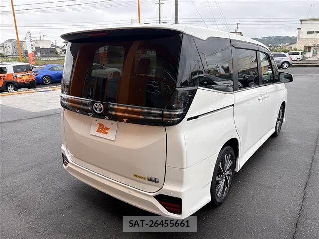 Toyota VOXY 2023-02 7331019-14