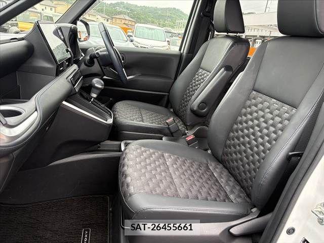 Toyota VOXY 2023-02 7331019-17