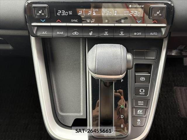 Toyota VOXY 2023-02 7331019-26