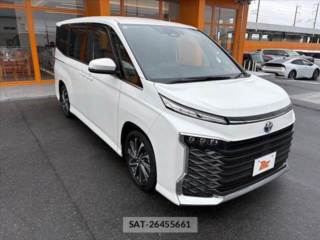 Toyota VOXY 2023-02 7331019-7