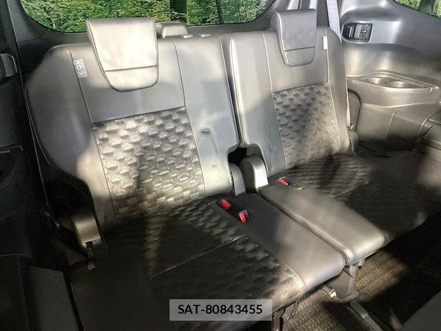 Toyota VOXY 2023-11 7331017-9