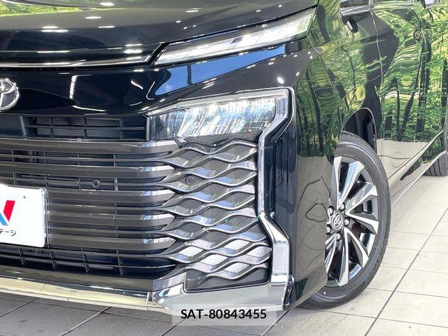 Toyota VOXY 2023-11 7331017-12