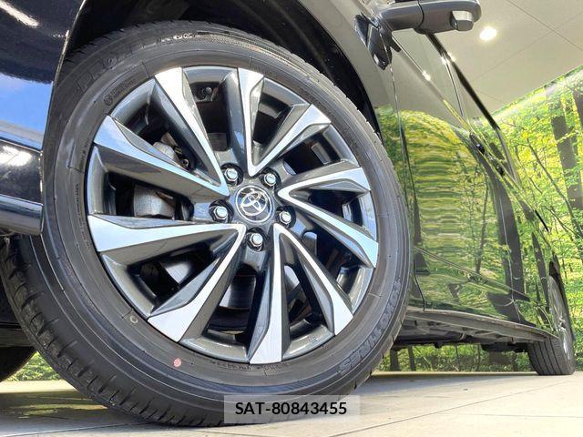 Toyota VOXY 2023-11 7331017-13