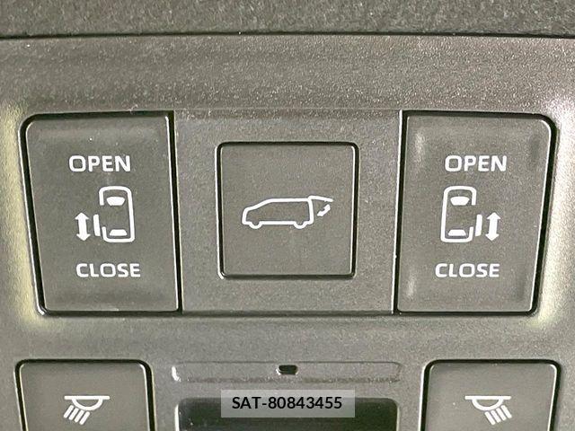 Toyota VOXY 2023-11 7331017-2